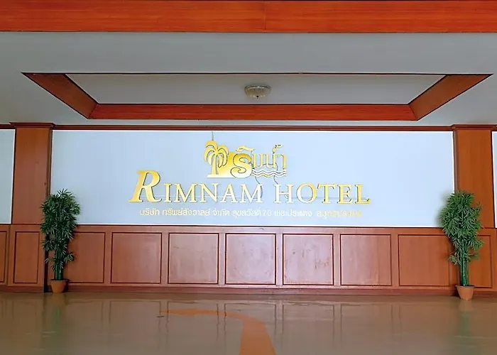ホテル Rimnam Suk Sawat 70