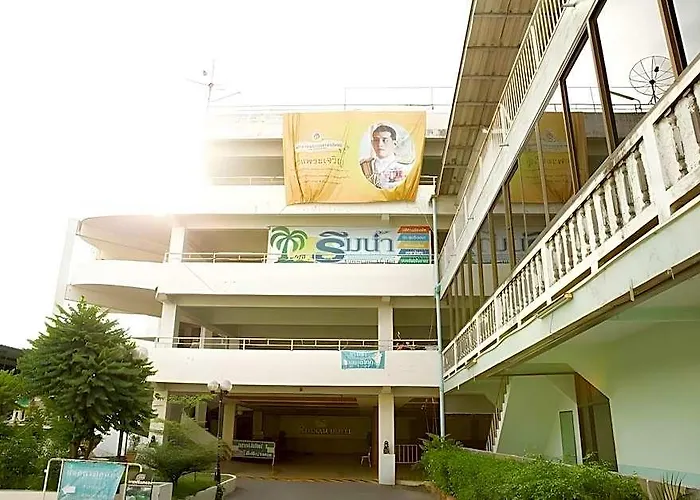 Rimnam Suk Sawat 70 ホテル